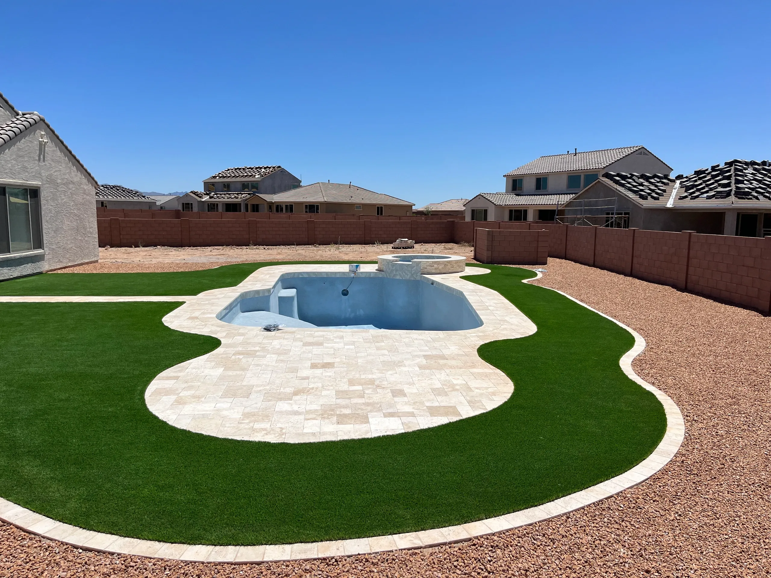 Turquoise Dream pool with vibrant pebble finish