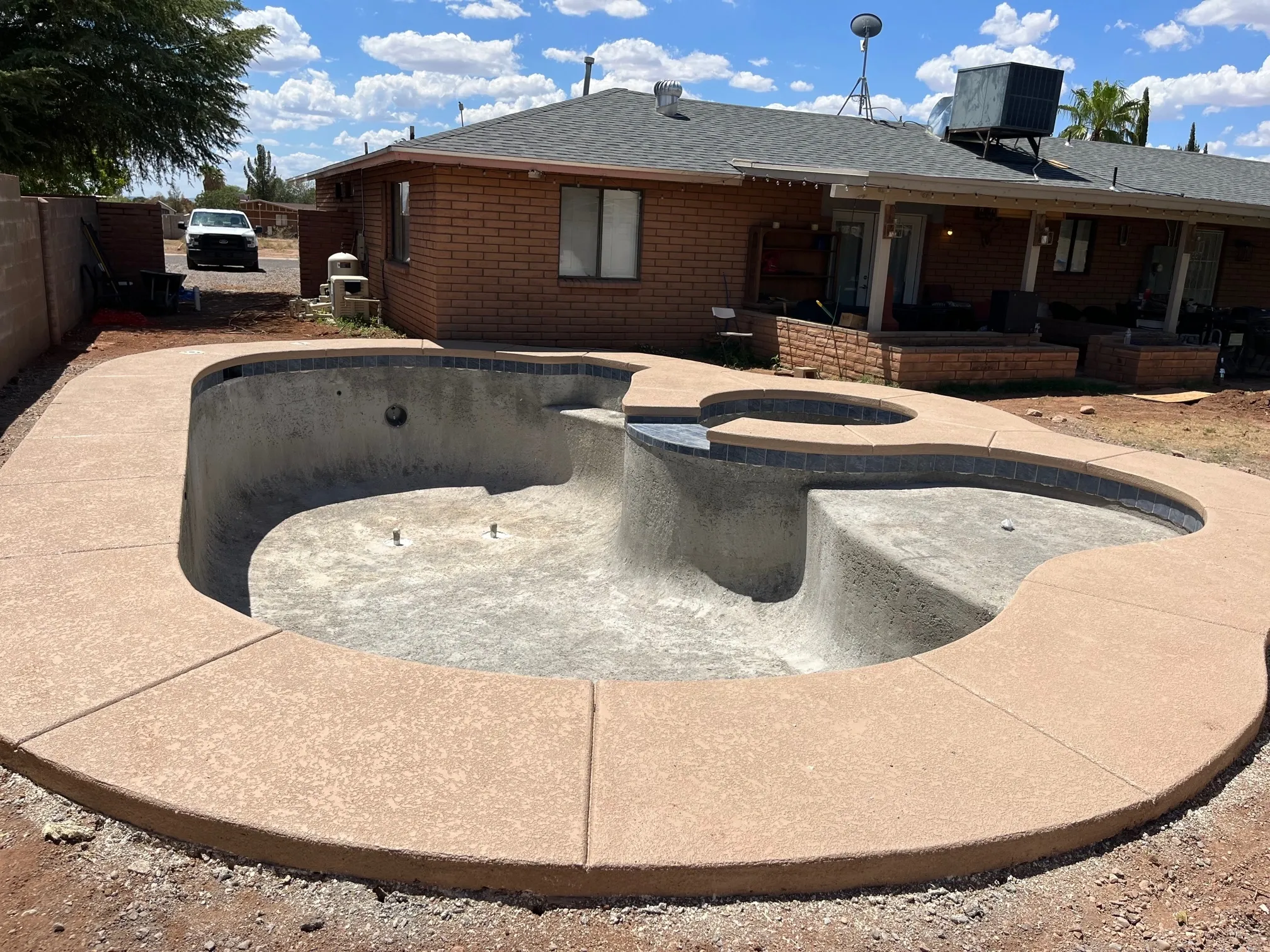 Travertine coping and pool edge detail